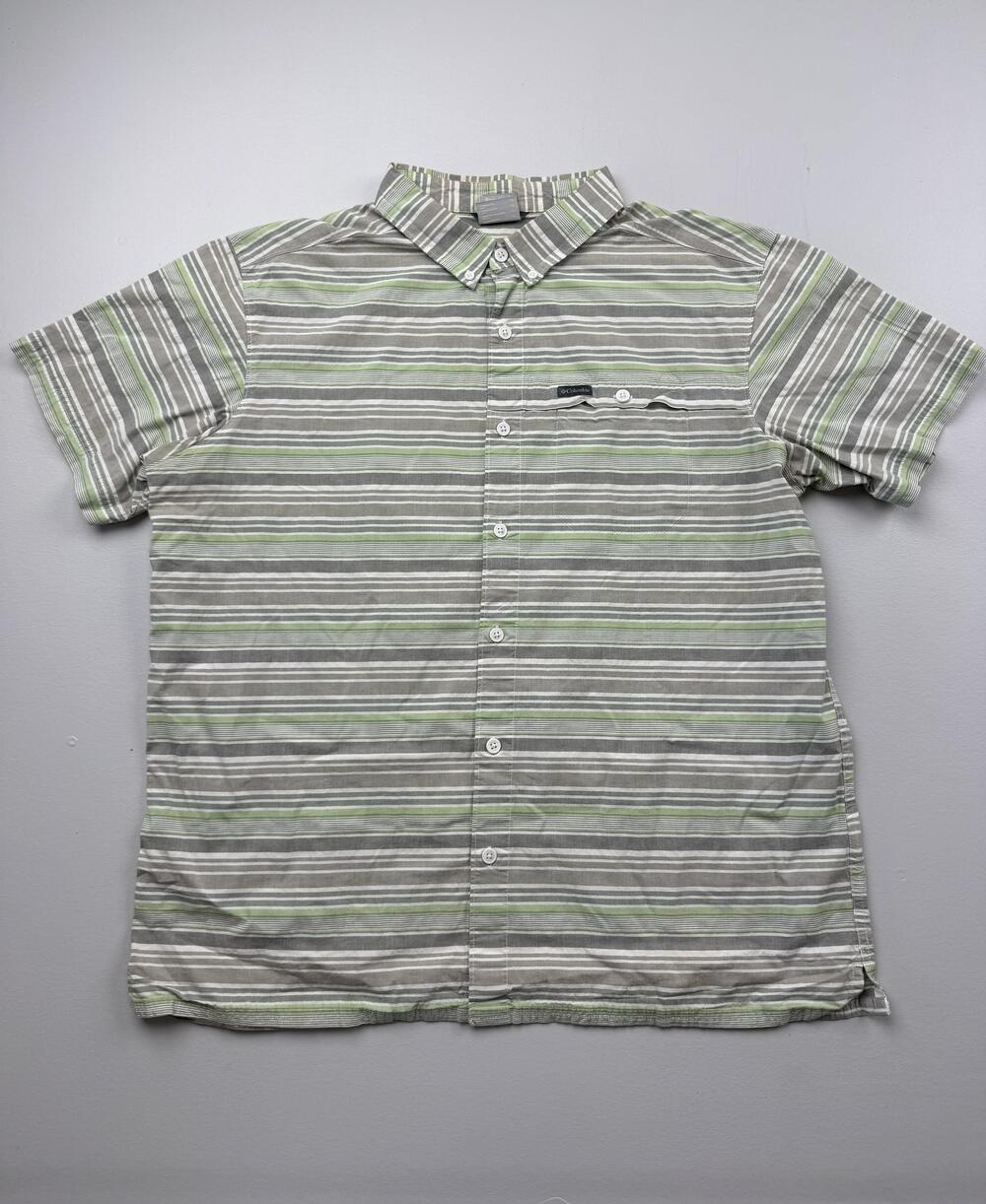 Columbia Shirt Mens XL Gray Stripe Short Sleeve Button Up Regular Fit Casual